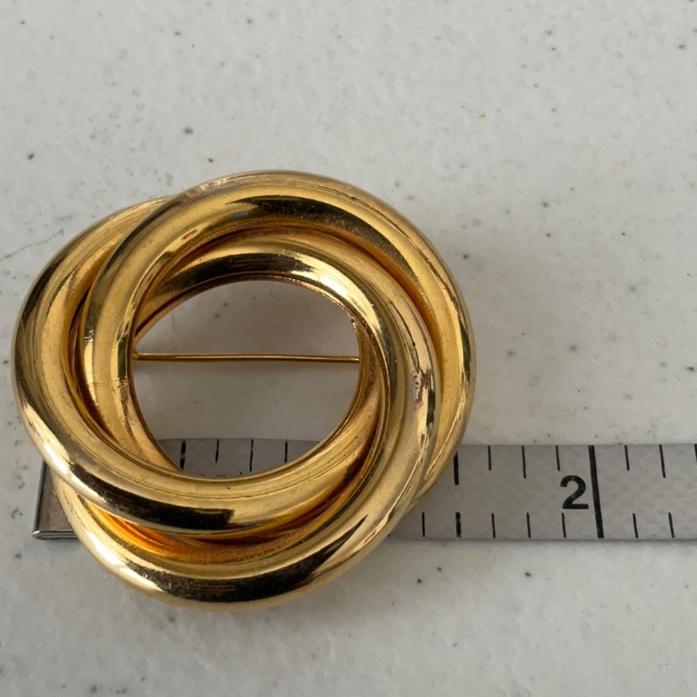 Timeless Gold Infinity’s Interlocking Rings Brooch - image 3